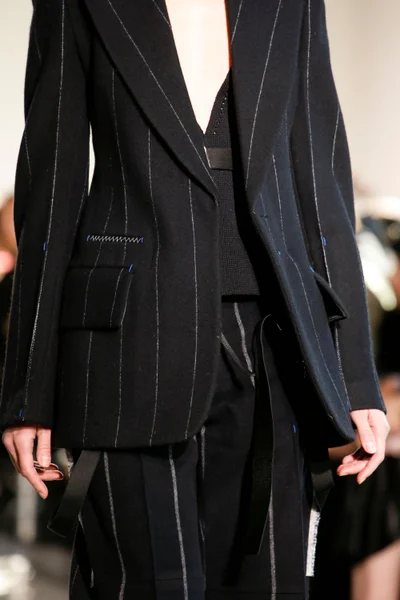 Look 37